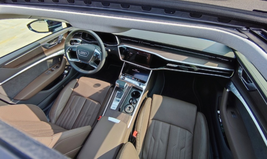 3.0T+空气悬挂，行政级轿车之巅！试驾上汽奥迪A7L