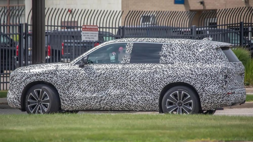 XT6纯电版？凯迪拉克全新三排纯电SUV谍照曝光
