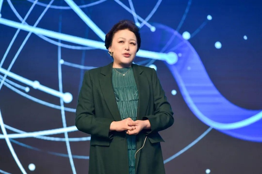 亲民小鹏却卖不过高价蔚来理想，新总裁王凤英将如何破局？