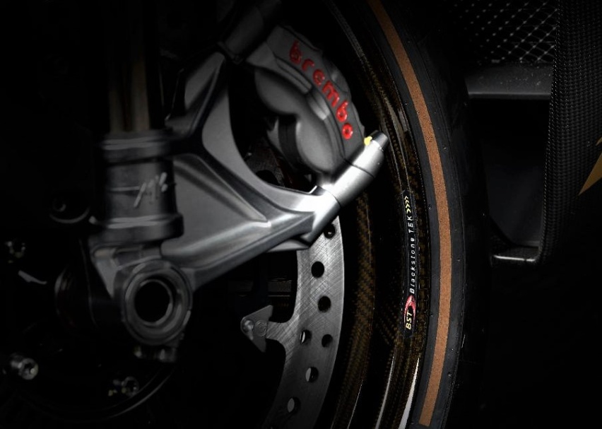 MV Agusta F4 CC 男人无法拒绝的“情人”