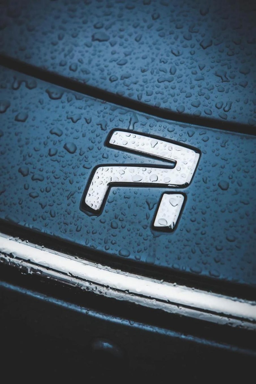 新时代的出行，一定有一辆MARVEL R在起点等你