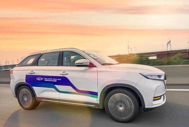 长安欧尚X7 推电动车，爬坡能力达30%，可续航405公里