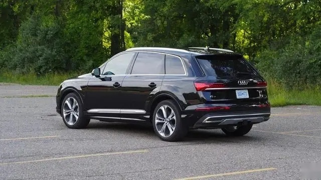 2020款奥迪q7 算得上标准的豪华7座suv 爱卡汽车爱咖号