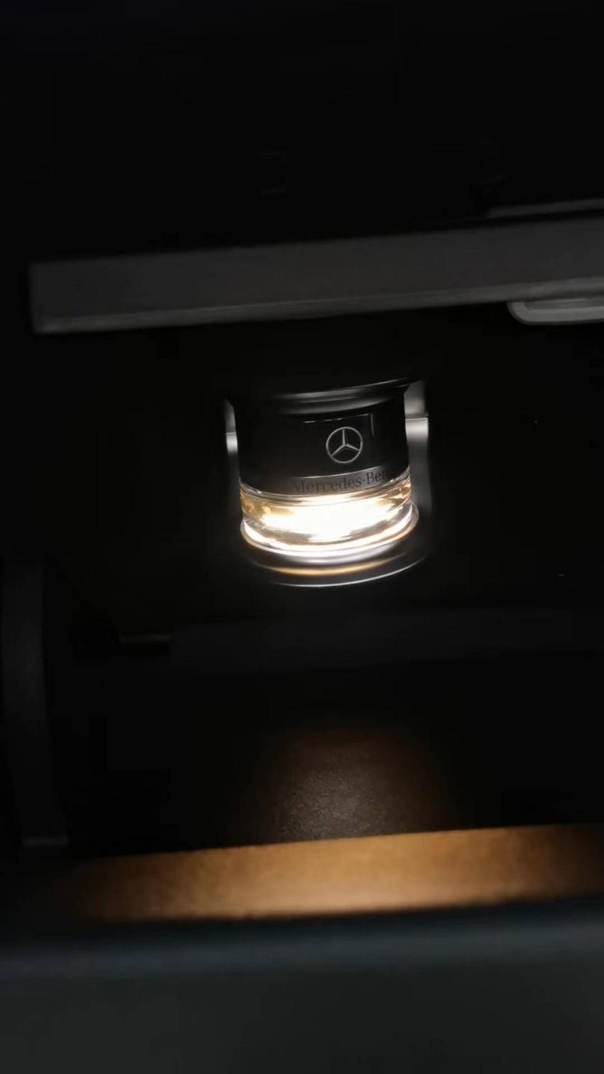 烎！22款奔驰C260升级原厂360全景+香氛系统+电动尾门+旋转高音
