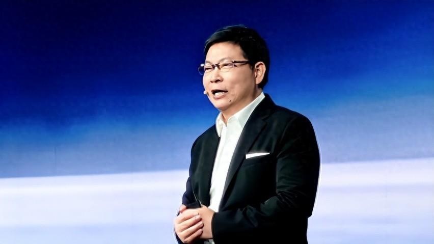车圈懵逼？余承东：纯燃油车应该尽快淘汰