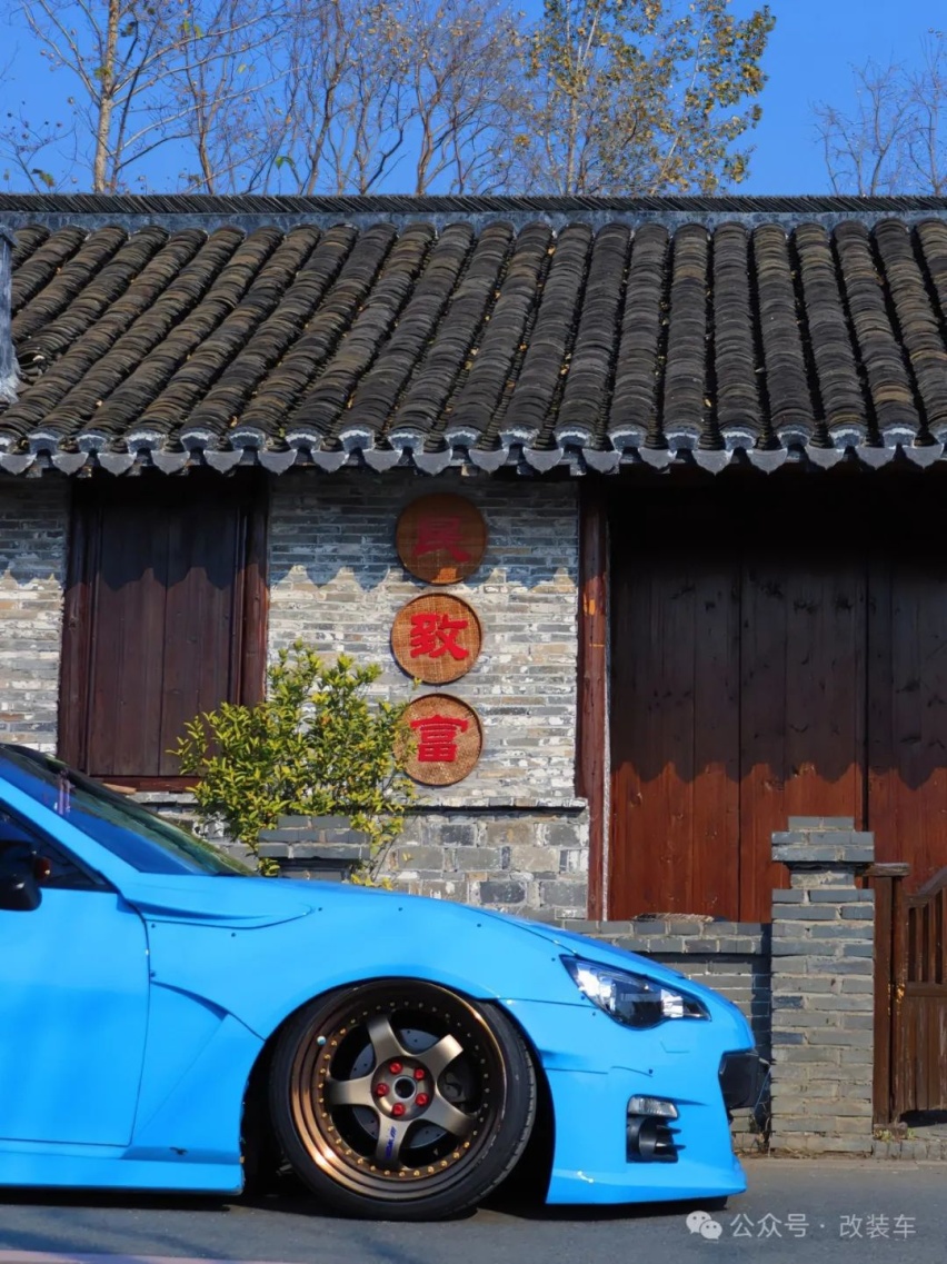 长了翅膀的宽体斯巴鲁BRZ，什么餐桌大尾翼在它面前都是弟弟