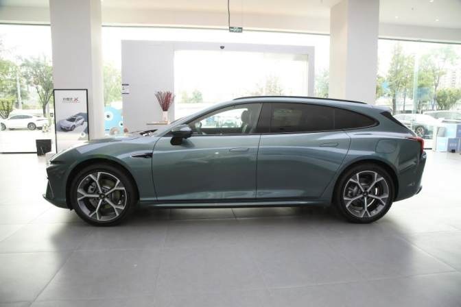 15.99万买猎装车 哪吒S猎装选纯电还是增程？哪款最具性价比？