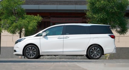 别克新款MPV GL8 ES及GL8上市，标准再次刷新