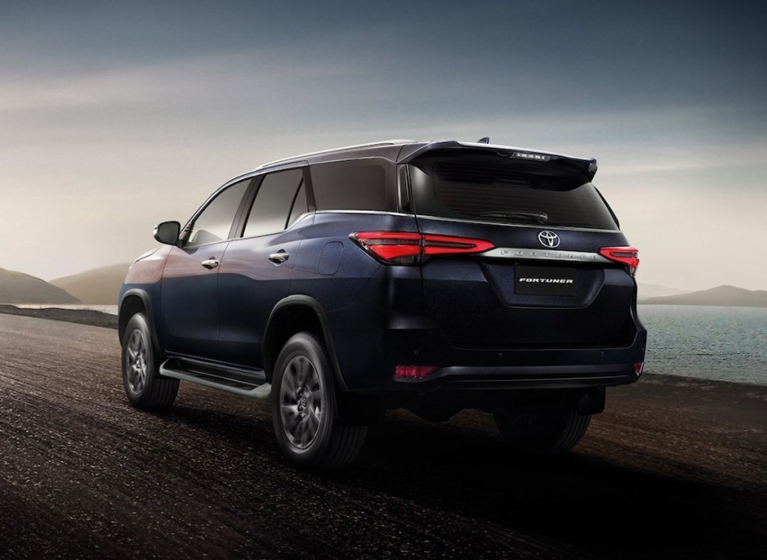 两种外观风格，新款丰田Fortuner“穿越者”官图发布