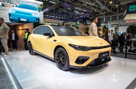 零跑Lafa5慕尼黑亮相！无框车门+宽体造型，这颜值15W级能打吗？