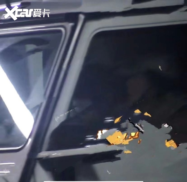 文章新恋情曝光 开百万豪车带女方出街 当众亲密深夜同回住所 爱卡汽车爱咖号