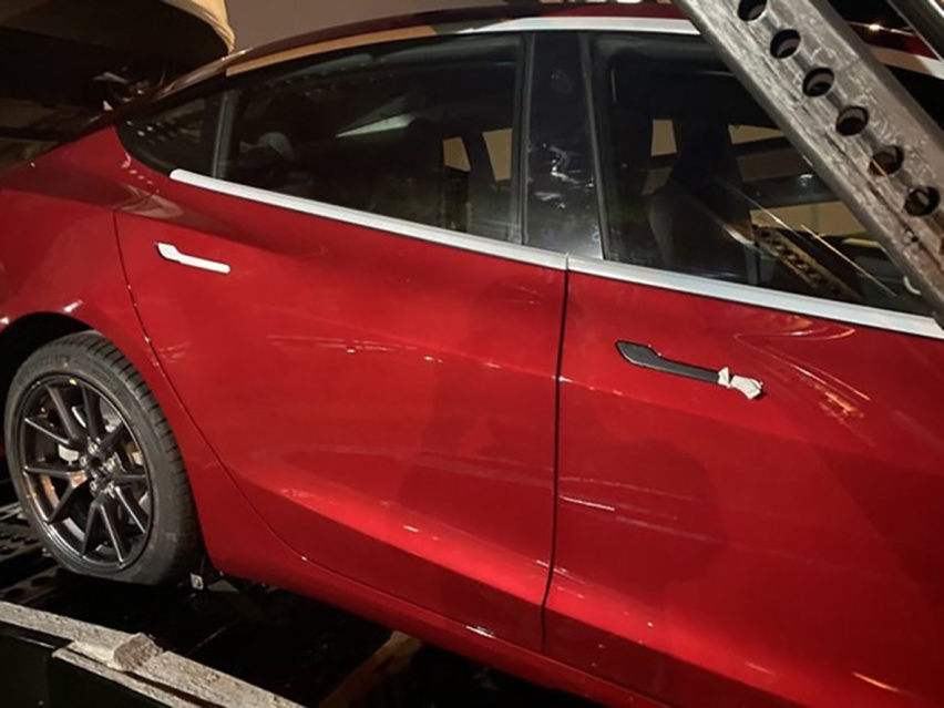 外观小改内饰有变化 特斯拉新款Model 3最新谍照