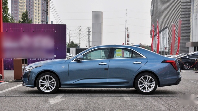新增1.5T，保留纵置后驱，凯迪拉克CT4每月养车2200元贵吗？