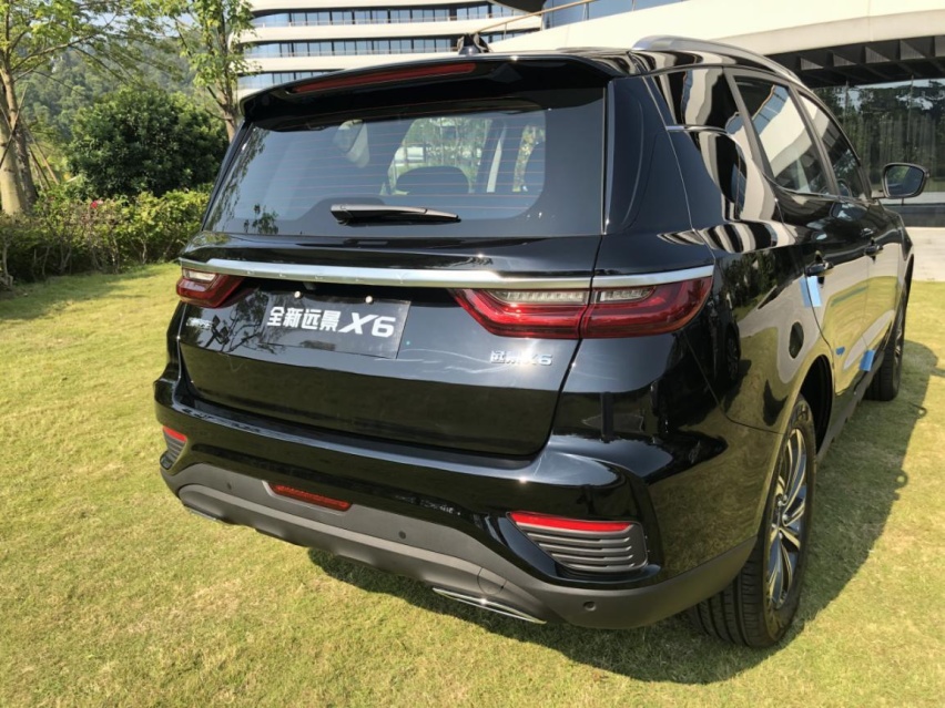 实拍吉利全新远景X6，7万块的紧凑型SUV也有众多惊喜之处