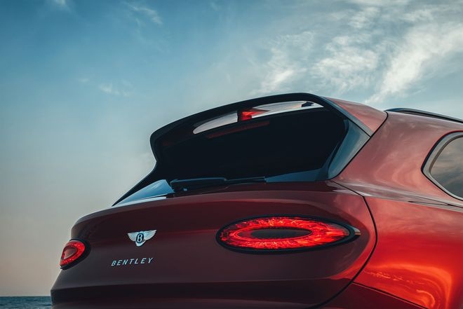 4.0T V8双涡轮！看完这辆添越我感觉整个人都飘了