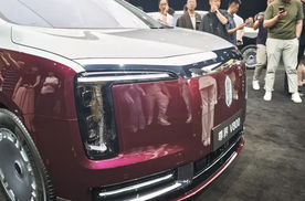 尊界V800预售80万起，你还考虑埃尔法吗？