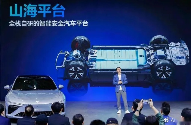 2023，“技术哪吒”双手插兜