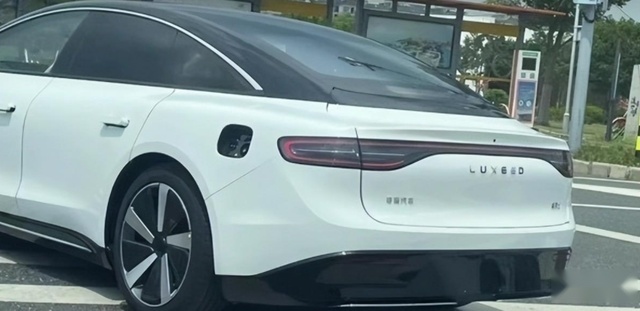 又一家车企联合华为！首款搭华为鸿蒙4车型 这次竟选择奇瑞代工