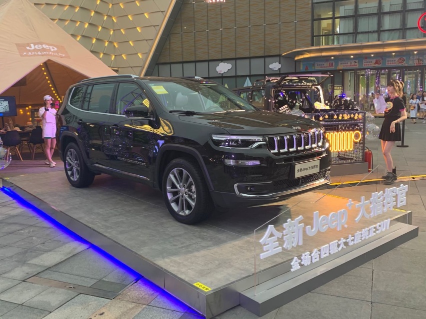 7座SUV又一“硬汉”，轴距两米八，外观硬派，颜值不输汉兰达