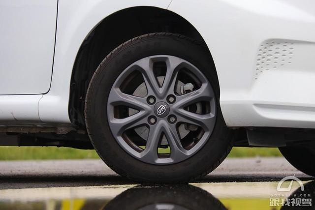 5.99万元起售的纯电汽车，续航305公里，加速性能5.9秒