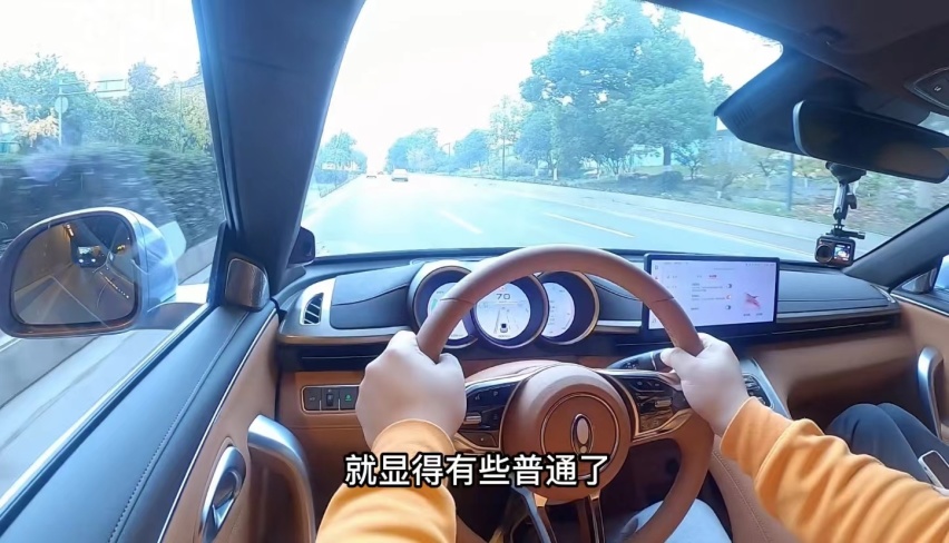 试驾欧拉闪电猫，抛开外观模仿顶级豪车，我们还能说点什么？