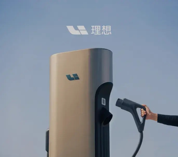 净利润下滑超三成   股价大跌19%  理想汽车怎么了？