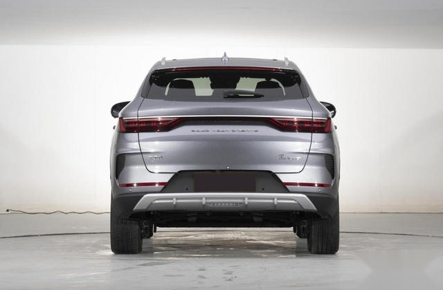 零跑C11 PK宋PLUS EV：豪华与智能竟可兼得？