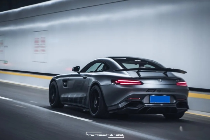 油耗堪比纳智捷的梅赛德斯-AMG GT，两天一箱98你受得了吗？