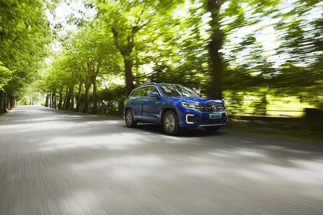 24.98万起，德系混动探岳GTE“一车三得”，安全是亮点