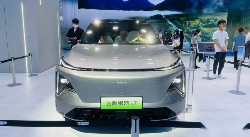 直击上海车展：插混车型大放异彩，新能源占新车2/3