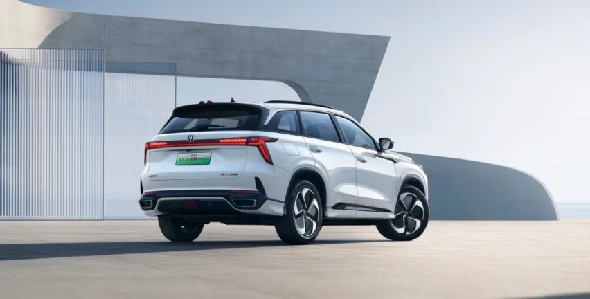 【e汽车】长安CS75 PLUS插混版上市