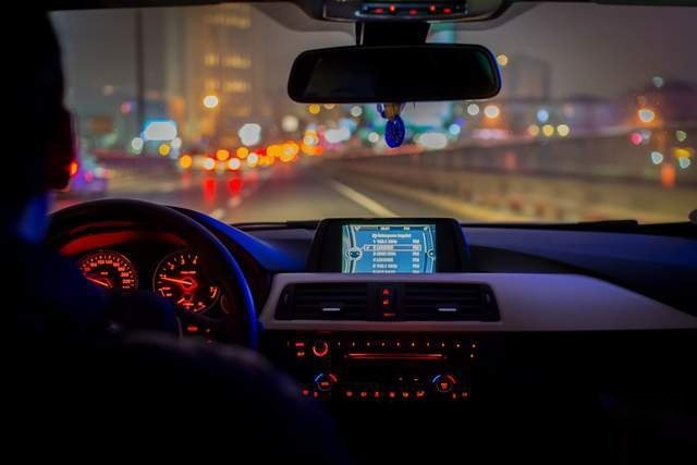 老司机总结开夜车的技巧，学会了这些，新手不再惧怕夜晚开车