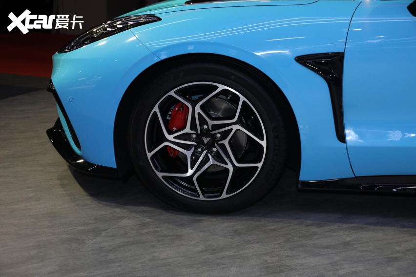 十几万买跑车，还得靠中国品牌，双门GT售17.88万起，续航560km