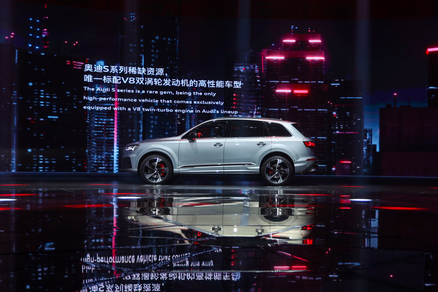 双涡轮大V8，只要116.98！奥迪SQ7暗夜骑士版来啦！