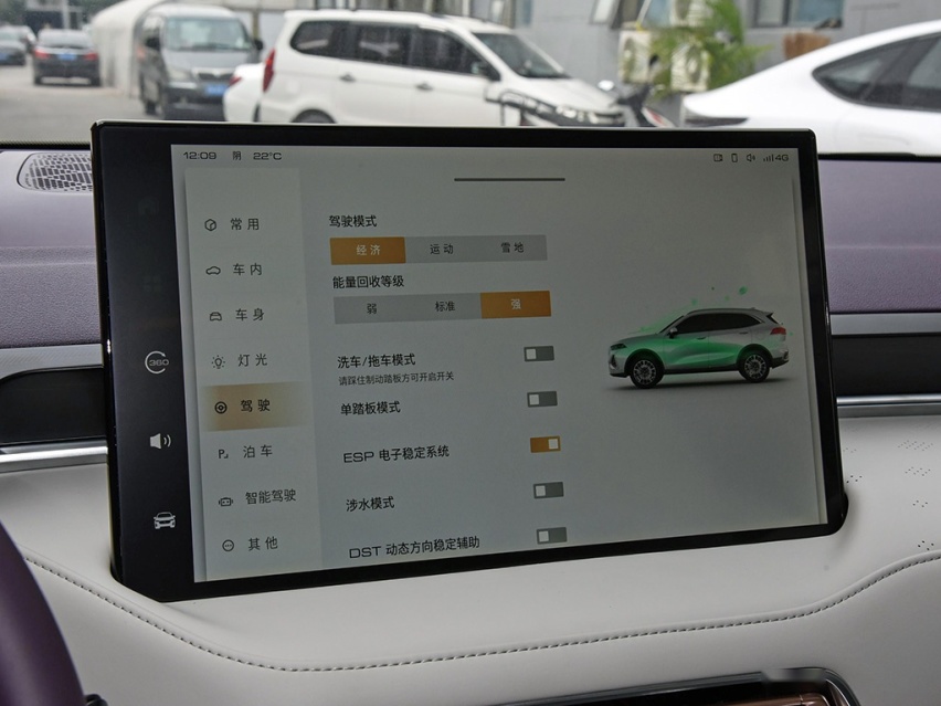 瞄准日系混动SUV，售价15.98万元起，WEY拿铁DHT正式上市