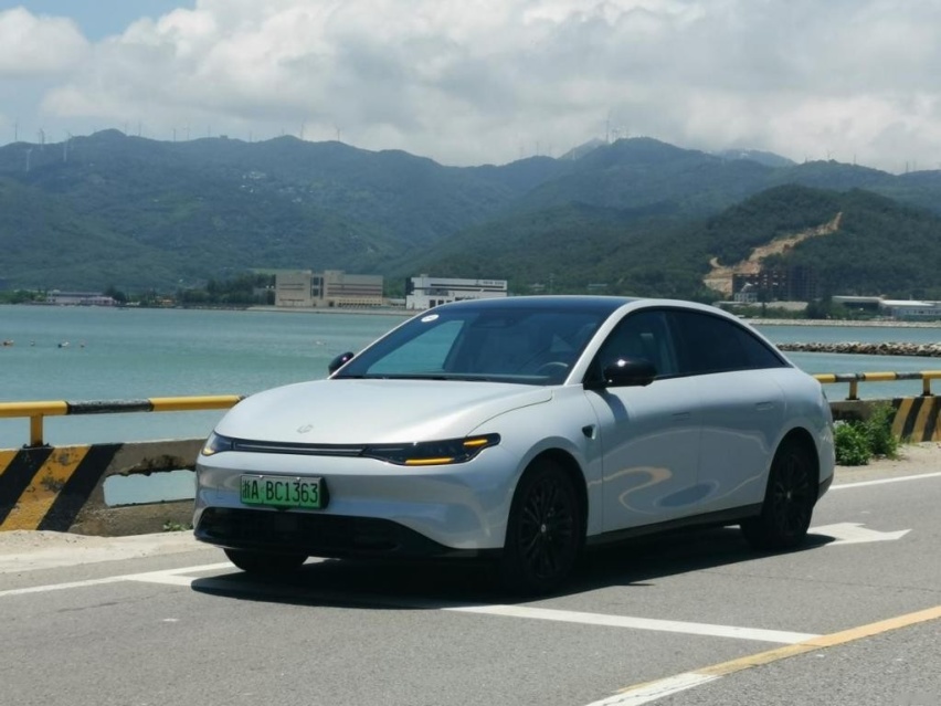 试驾零跑 C01 525 舒享版：领略空间优势和舒适驾控之美