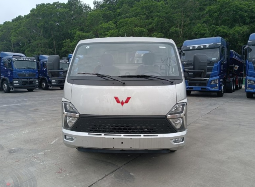 6万级的工具车！2.0L排量，大空间，低油耗就够了