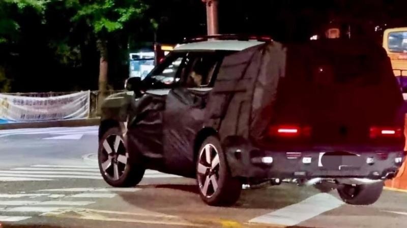 全新胜达内饰谍照曝光 将搭载贯穿式双联屏 将推出燃油版和插混版