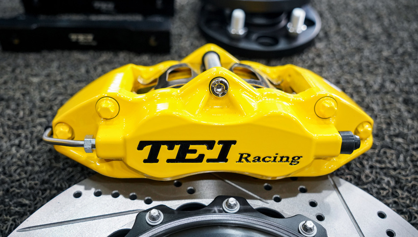 马自达昂克赛拉改装TEI Racing P40S刹车套件