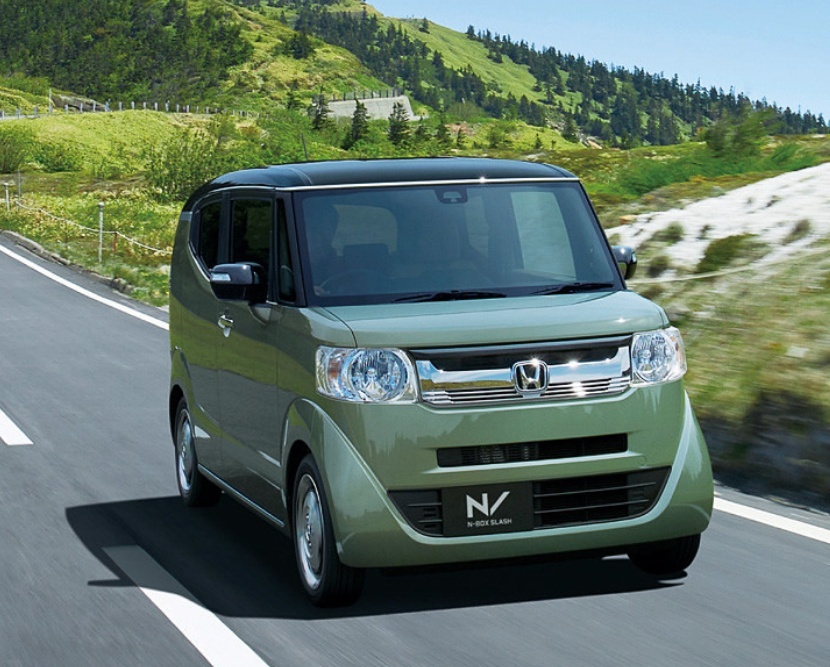 QQ冰淇淋实车曝光 借鉴五菱宏光MINI EV？你真的错了