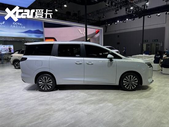 车展探馆：五菱星光730实拍mg不朽情缘网站2025成都(图1)