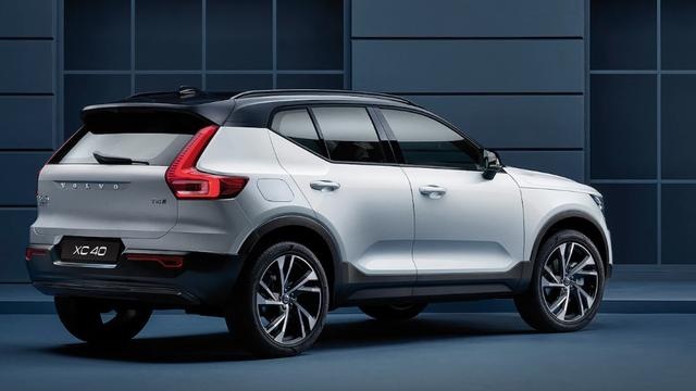 沃尔沃XC40更安全，凯迪拉克XT4更快，怎么选？