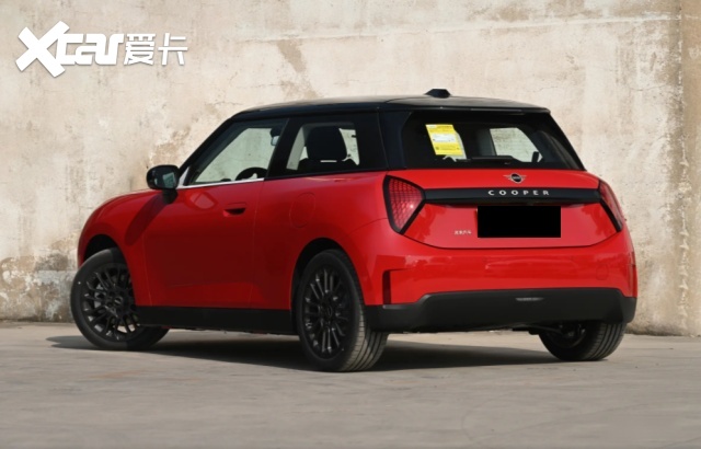 售2598万元外观运动感十足电动MINICOOPERSE赛车(图4)