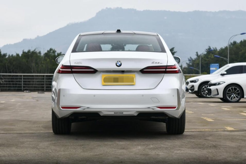 宝马530Li xDrive上市了！售价50.59万元，新增xDriv