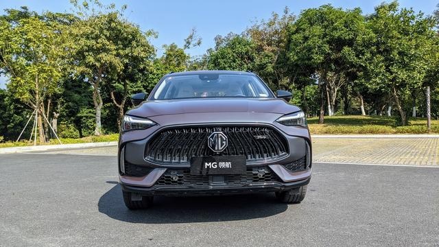 试驾名爵领航300tgi,10万出头的高颜值堆料狂魔suv!