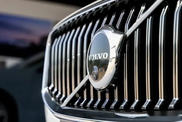 预算35万，XC60、Q5L同步改款，再算上XT5，怎么选？
