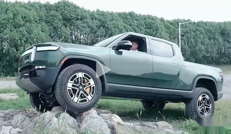 正在市场调研？Rivian R1T国内实车曝光