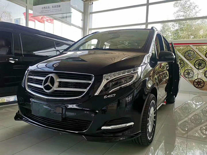 进口奔驰V250商务车，外型时尚灵动，内涵匠心重塑...