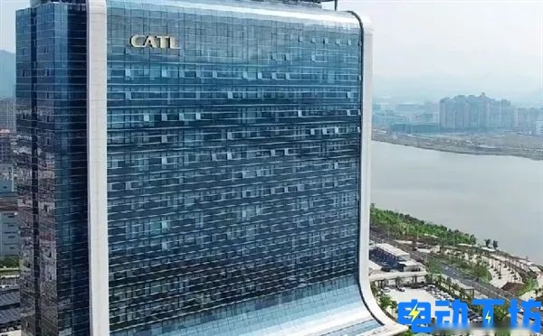 奔驰与宁德时代战略合作