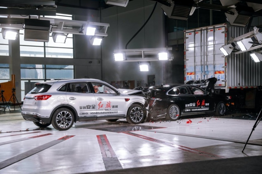 为何红旗H9、HS5能顺利通过全球首次公开双车高速追尾碰撞测试？